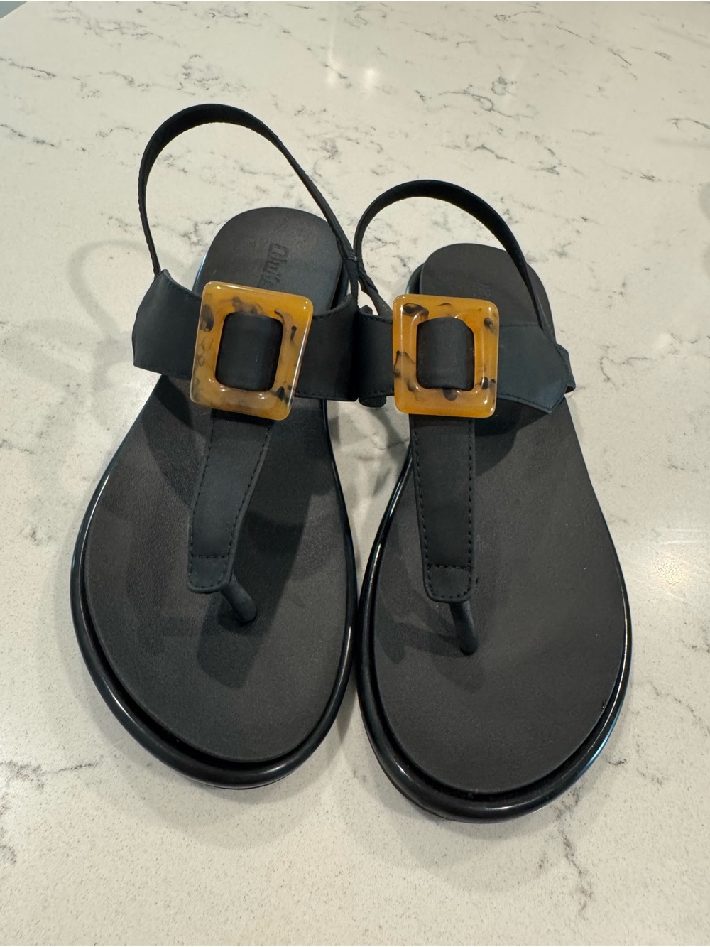 New | OluKai La’I T-Bar Sandals Size 8. Tortoise Shell Detail.